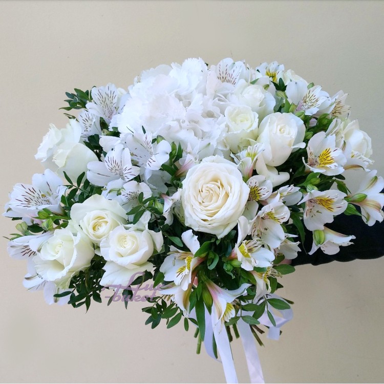 Белая сказка Букет белых цветов с доставкой в Ессентуках