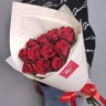 Конвертик счастья №3. 11 красных роз с доставкой в Ессентуках
