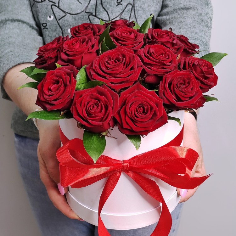 Коробочка счастья Красные розы 15шт с доставкой в Ессентуках