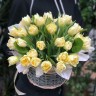Весенняя сказка №9 Корзина пионовидных тюльпанов с доставкой в Ессентуках