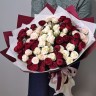 Любимой женщине Эффектный букет кустовых роз с доставкой в Ессентуках