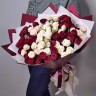 Любимой женщине Эффектный букет кустовых роз с доставкой в Ессентуках