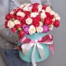 Кустовые розы в коробке Море радости  с доставкой в Ессентуках