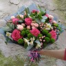 Нарядный букет с розами Загадай желание с доставкой в Ессентуках