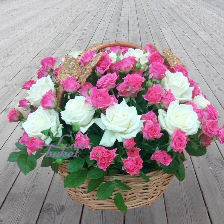 Корзина белых и розовых роз Мечта с доставкой в Ессентуках