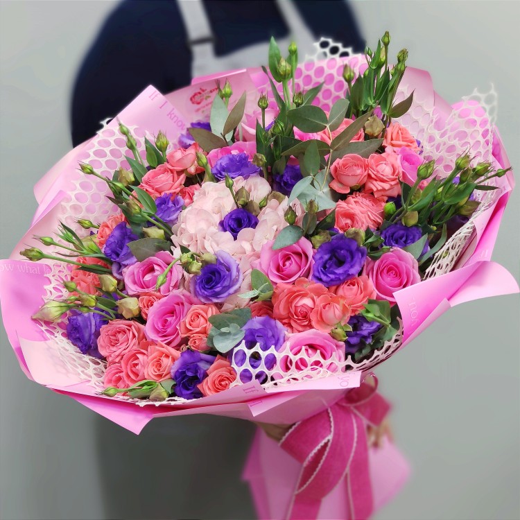 Улыбка счастья Букет с розами и эустомой с доставкой в Ессентуках