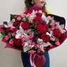 Люблю тебя Большой букет из роз и орхидей с доставкой в Ессентуках