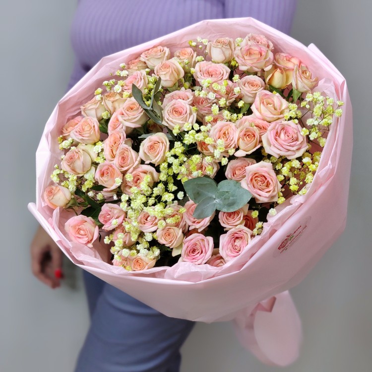 Комильфо Букет кустовых роз с доставкой в Ессентуках