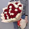 Красные и белые розы премиум с доставкой в Ессентуках