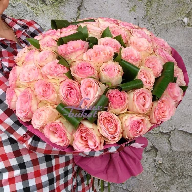Букет роз Вдохновение с доставкой в Ессентуках