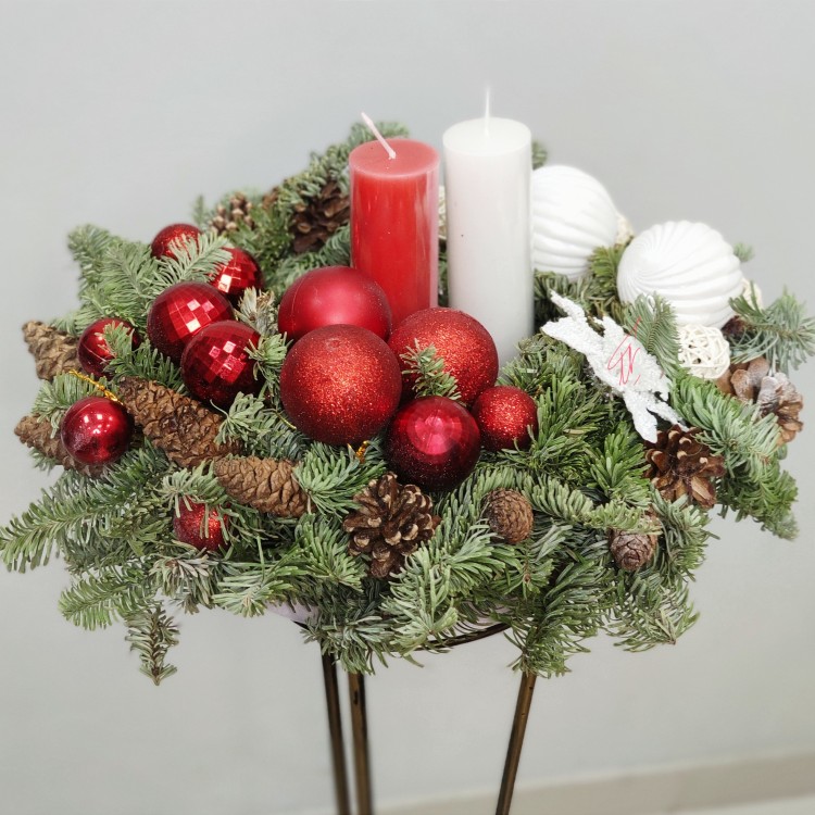 Рождественская композиция со свечами с доставкой в Ессентуках
