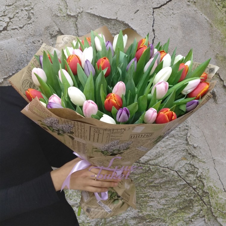 Букет тюльпанов Созвездие любви с доставкой в Ессентуках