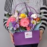 Весенние цветы Сумочка с фрезиями с доставкой в Ессентуках