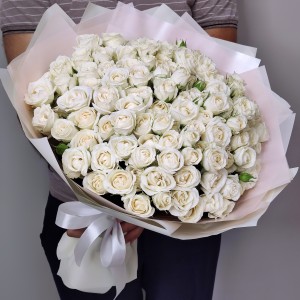 Белое солнце  Букет кустовых роз