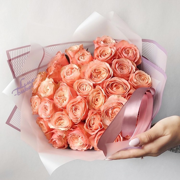 Букет пионовидных роз Женское счастье с доставкой в Ессентуках