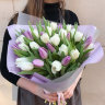 Букет лавандовых и белых тюльпанов с доставкой в Ессентуках