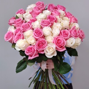 Розы белые и розовые премиум