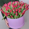 Красно солнышко Тюльпаны в коробке с доставкой в Ессентуках
