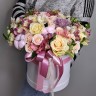 Цветы в коробке Женское счастье с доставкой в Ессентуках