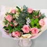 Букет с суккулентами и пионовидными розами с доставкой в Ессентуках